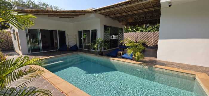 Holiday-Pool-Villa-Krabi