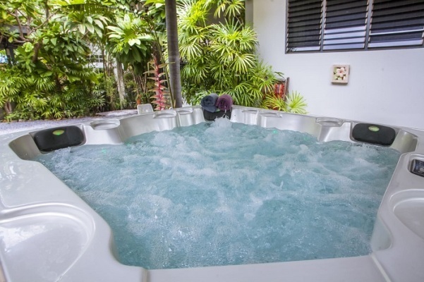 Villa-with-jacuzzi-for-rent-Krabi