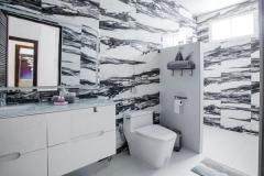 Luxury-bathroom