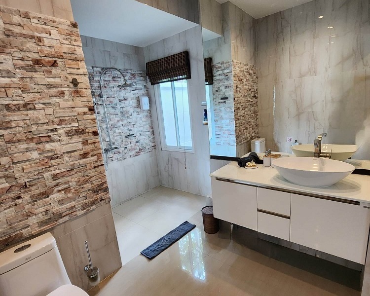 bathroom-of-villa-paradisu
