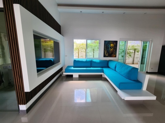 modern-design-build-in-living-room