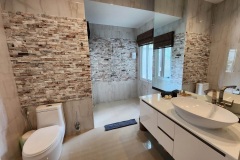 bahtroom-of-villa-paradisu-in-Ao-Nang