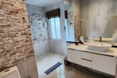 bathroom-of-villa-paradisu
