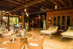 Comfortable-outdoor-seating-on-the-terrace-at-Villa-Paraiso
