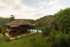 Serenity-and-natural-beauty-of-Villa-Paraisos-garden-in-Krabi