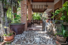krabivillas-villa-utopia-entrance-terasse
