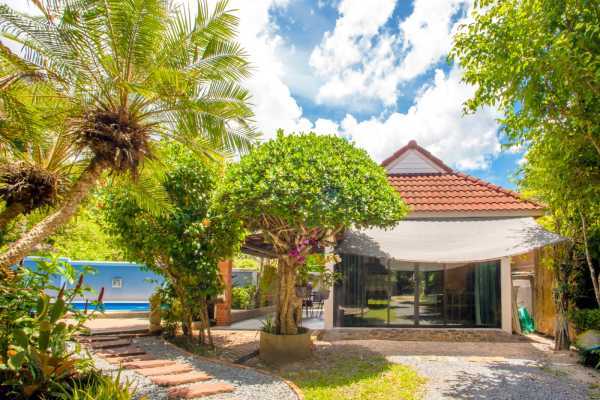 outdoor-view-villa-utopia-Krabi