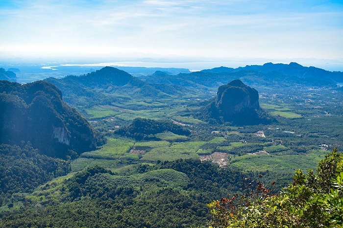 trail hiking dragon crest ngon nak krabi