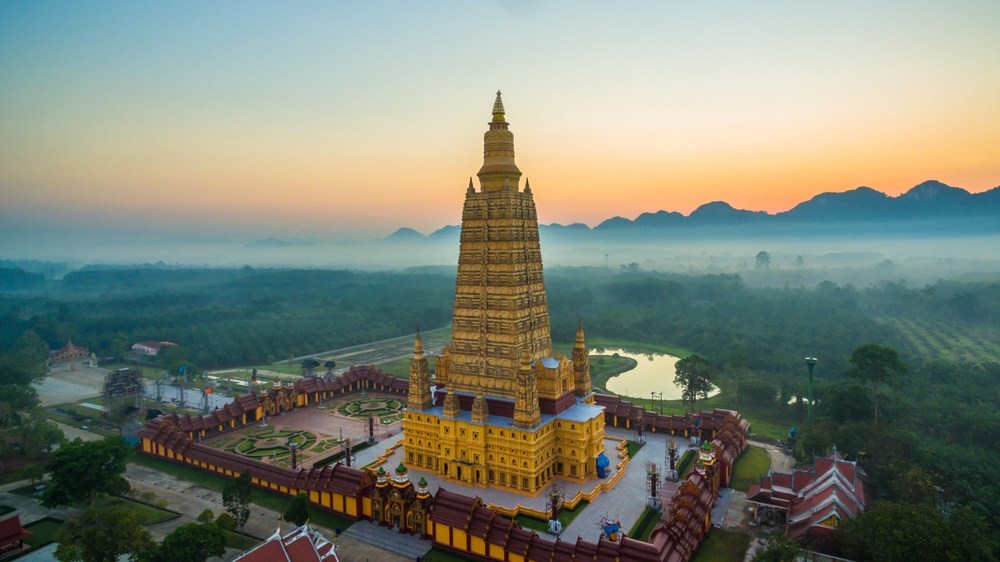 Wat Maha Wachira Mongkol Krabi Ao Luek Temple