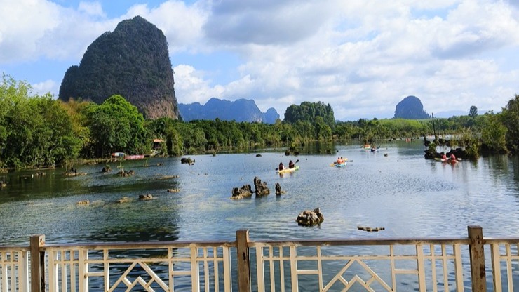 Klong Root Crystal Water