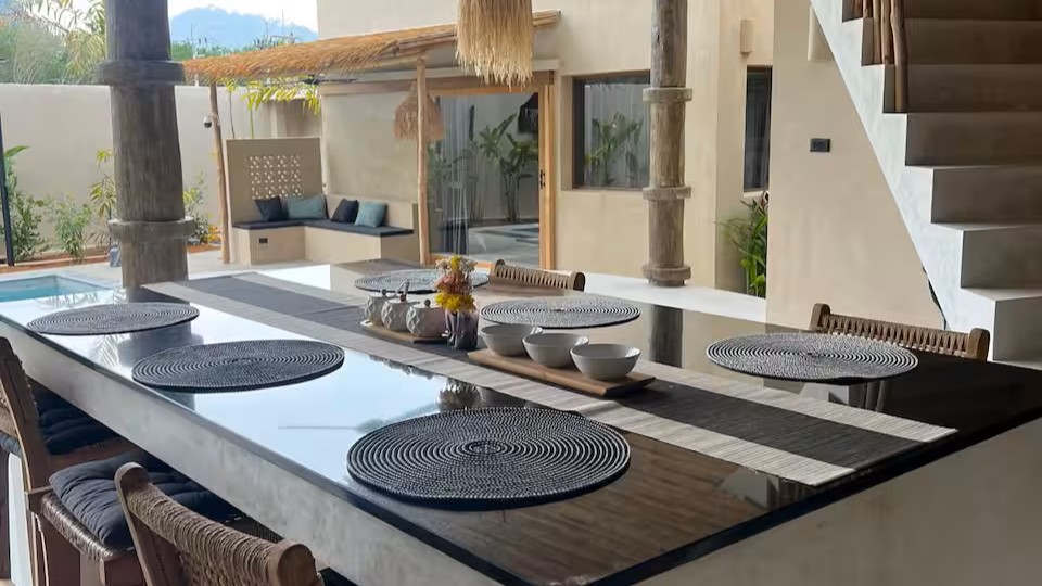 outdoor dining space
